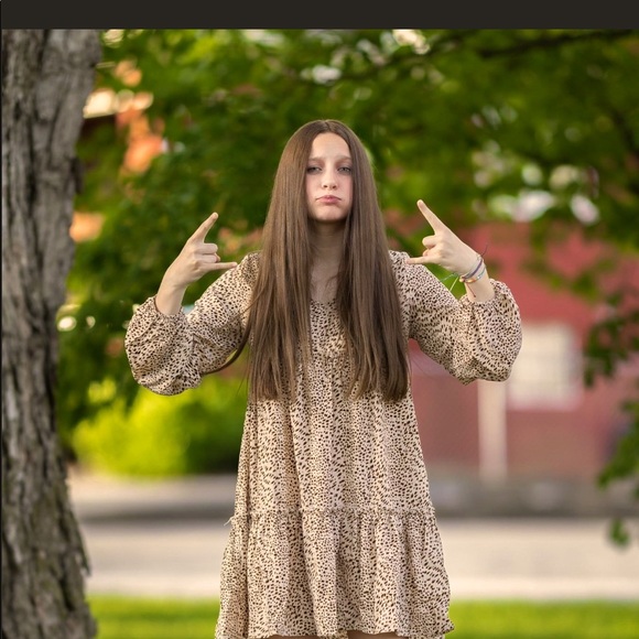 Meet your Posher, Ali - Picture 1 of 1